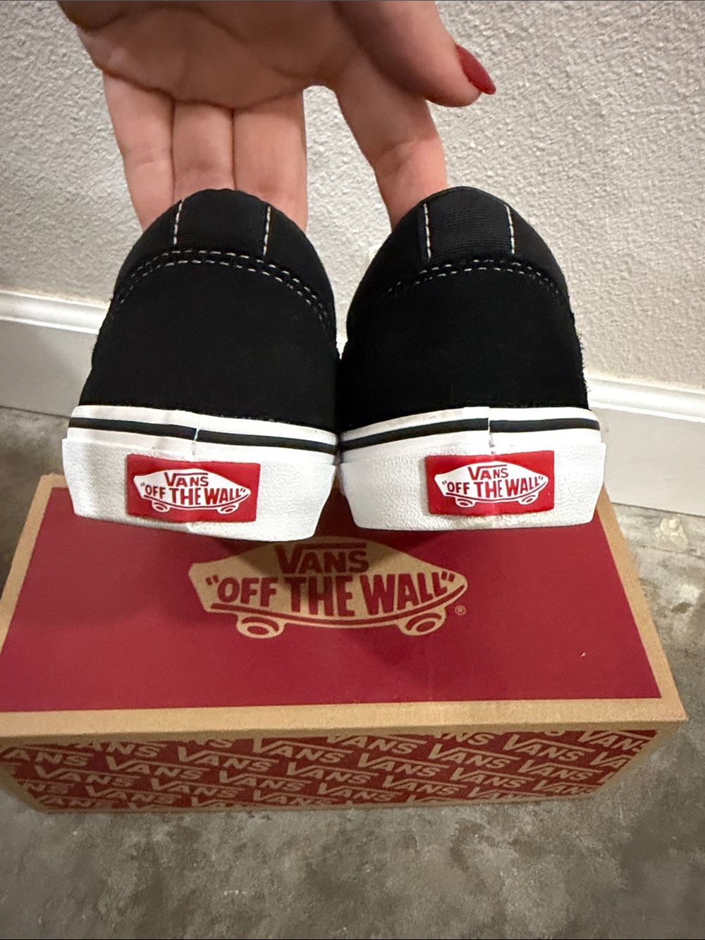 Vans Old Skool- Youth 5.5 (Men’s 5.5 / Women’s 7) - Picture 4 of 8